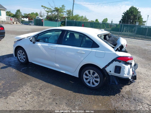 Toyota COROLLA LE 2021 5YFEPMAE4MP244684 Image 3