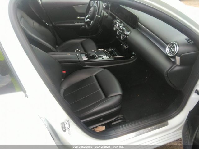 W1K3G4FB3LW043084 Mercedes-Benz A 220 4matic