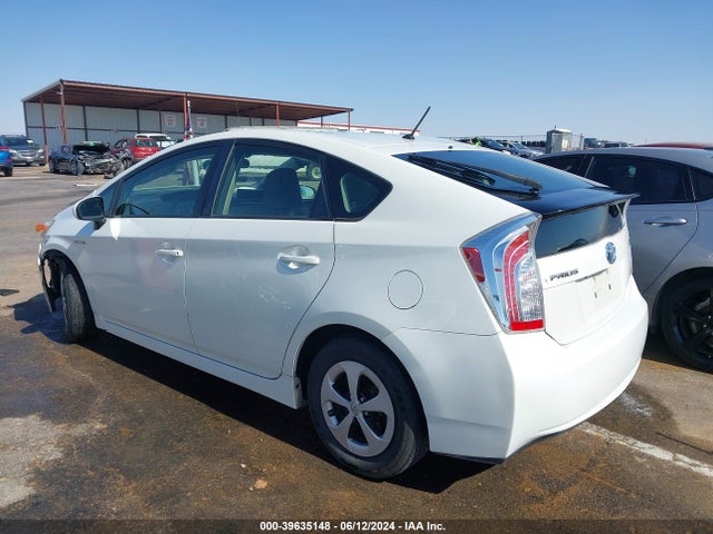Toyota Prius Two 2015 JTDKN3DU4F0460392 Image 3