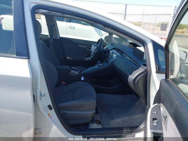 Toyota Prius Two 2015 JTDKN3DU4F0460392 Image 5