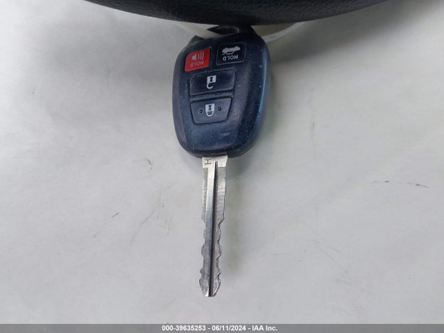 Toyota COROLLA LE 2018 5YFBURHE3JP775580 Image 11