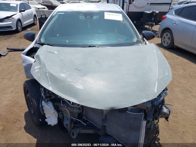 Toyota COROLLA LE 2018 5YFBURHE3JP775580 Image 13
