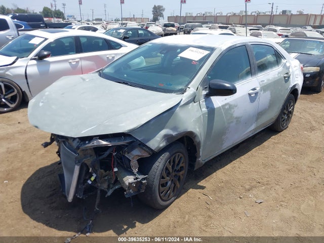 Toyota COROLLA LE 2018 5YFBURHE3JP775580 Image 2