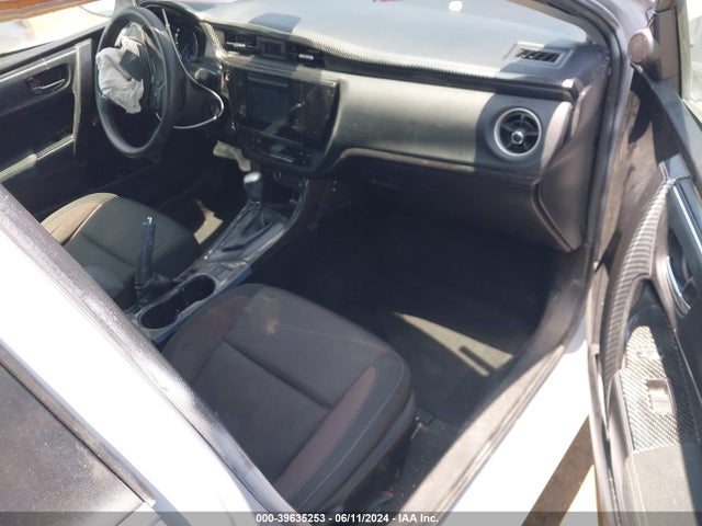 Toyota COROLLA LE 2018 5YFBURHE3JP775580 Image 5