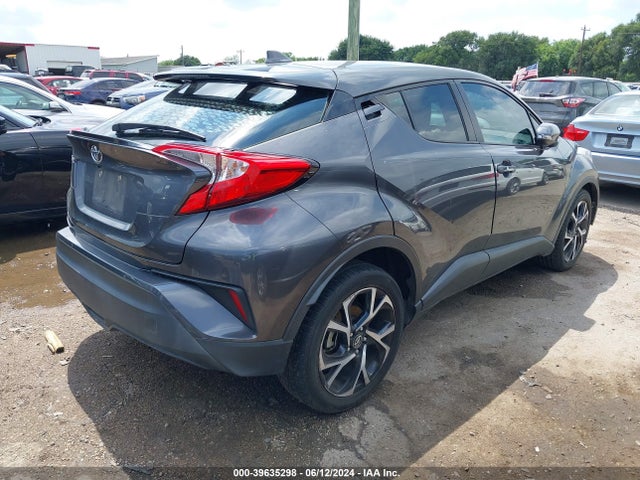 Toyota C-HR XLE 2018 NMTKHMBX8JR012686 Image 4