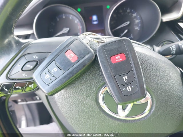 Toyota C-HR XLE 2019 JTNKHMBX6K1032981 Image 11
