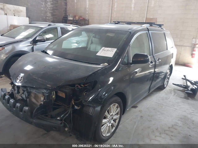 Toyota Sienna Xle 7 Passenger 2014 5TDDK3DC5ES073709 Image 2