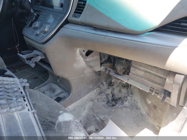 Toyota Sienna Le 8 Passenger 2017 5TDKZ3DC5HS876463 Image 19