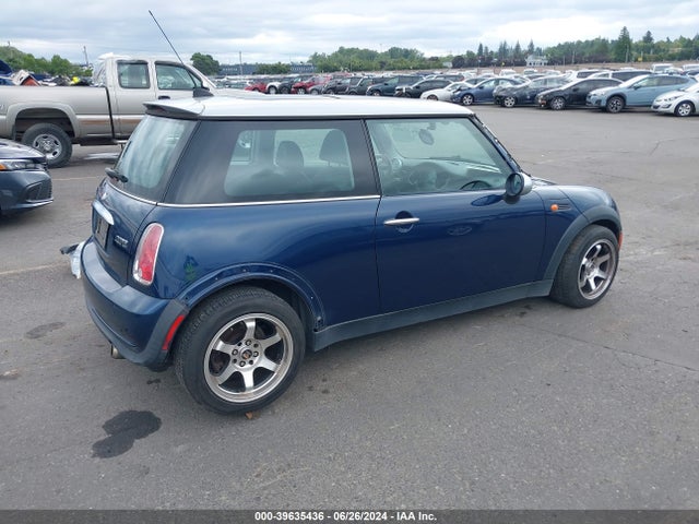 2006 MINI COOPER WMWRC33566TJ78247 Photo 3