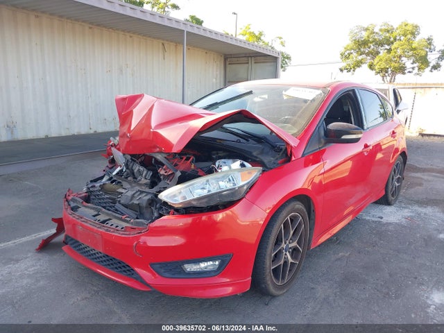 Ford FOCUS SE 2015 1FADP3K23FL232621 Image 2