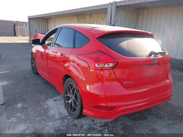 Ford FOCUS SE 2015 1FADP3K23FL232621 Image 3