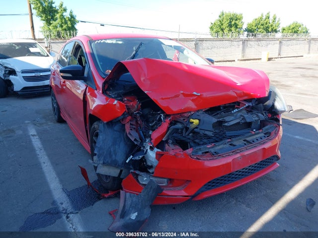 Ford FOCUS SE 2015 1FADP3K23FL232621 Image 6