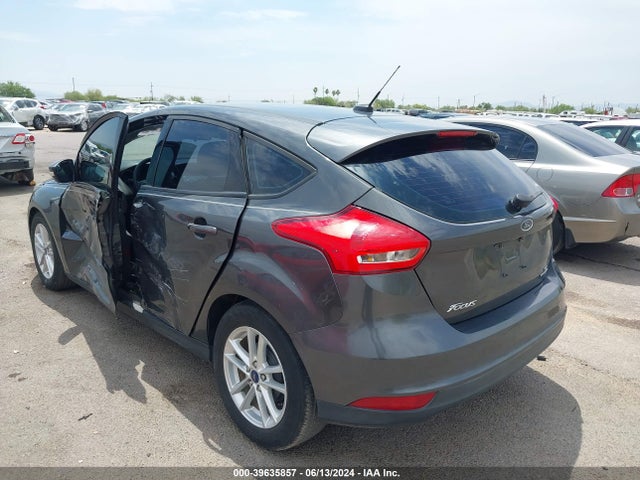 Ford FOCUS SE 2016 1FADP3K22GL329147 Image 3