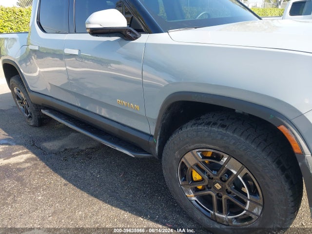 Rivian R1t Adventure Quad Motor Large Pack 2024 7FCTGAAA0RN033807 Image 6