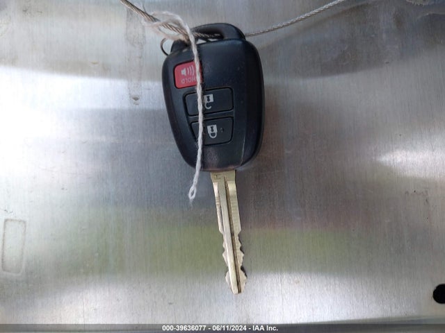 Toyota RAV4 LE 2016 2T3ZFREV0GW241206 Image 11