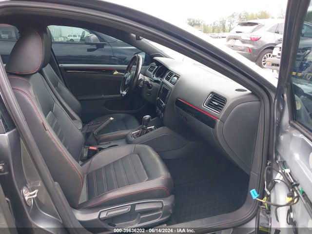 3VW4T7AJ3GM344726 Volkswagen Jetta 2.0t Gli Se
