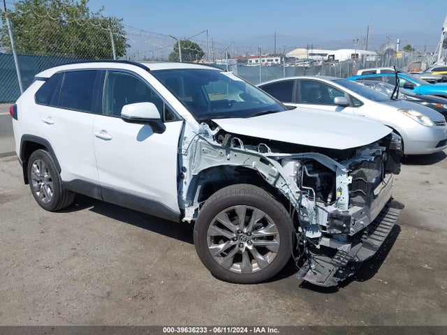 Toyota Rav4 Xle Premium 2023 JTMC1RFV3PD102350 головне зображення