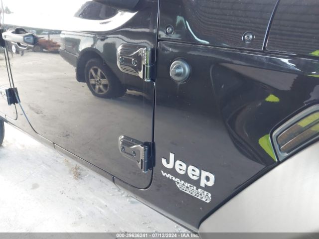 1C4HJXDG6JW303606 Jeep Wrangler Unlimited Sport 4x4