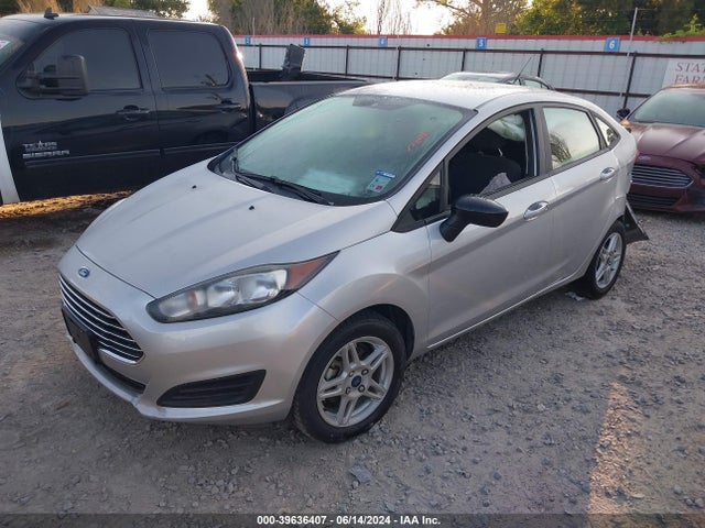 Ford FIESTA SE 2018 3FADP4BJ5JM108452 Image 2