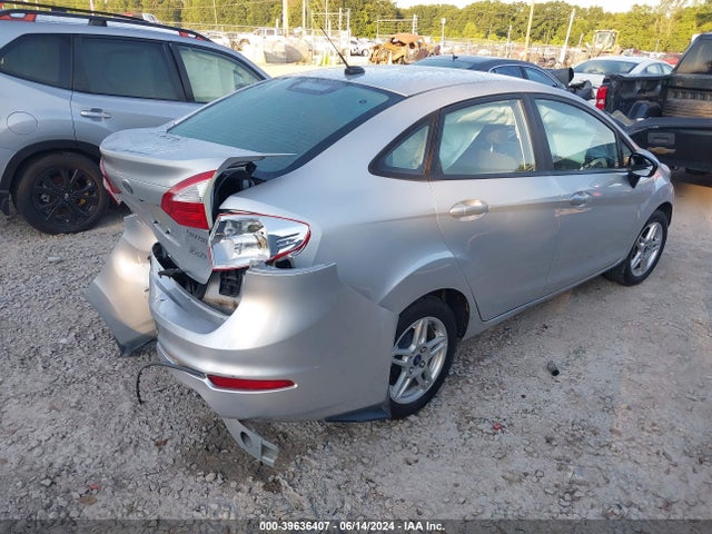 Ford FIESTA SE 2018 3FADP4BJ5JM108452 Image 4