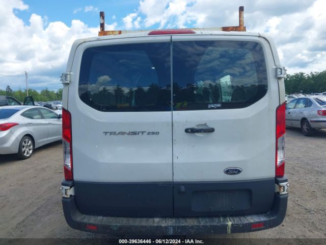 1FTYR1YM6JKB33048 Ford Transit-250