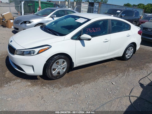 KIA FORTE LX 2017 3KPFK4A70HE050536 Image 2