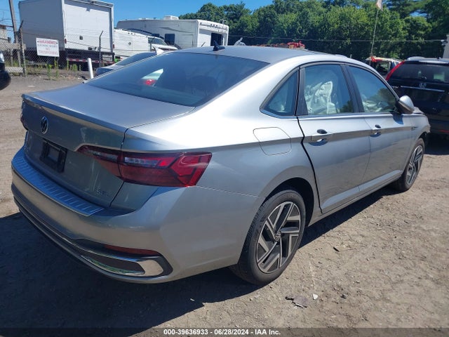 3VWGM7BU8NM032613 Volkswagen Jetta 1.5t Sel