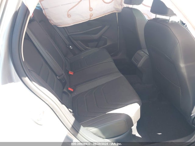3VWGM7BU8NM032613 Volkswagen Jetta 1.5t Sel