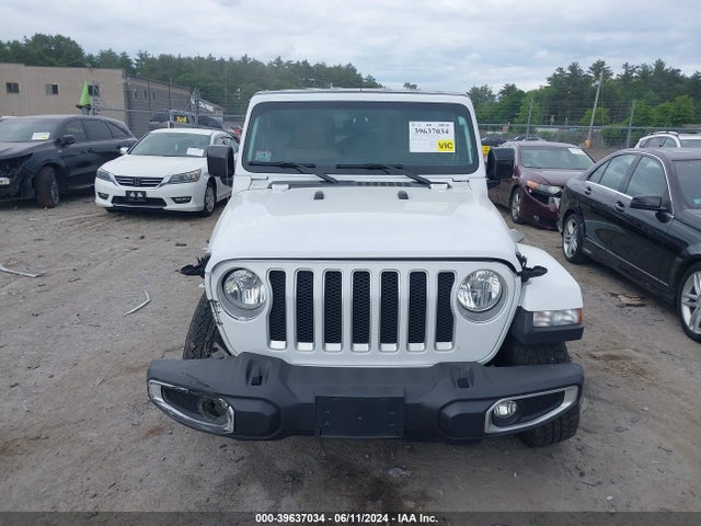 1C4HJXEG3JW321740 Jeep Wrangler Unlimited Sahara 4x4