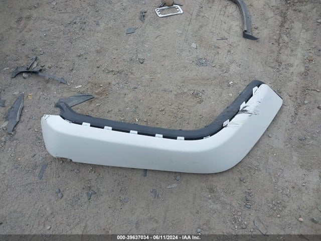 1C4HJXEG3JW321740 Jeep Wrangler Unlimited Sahara 4x4