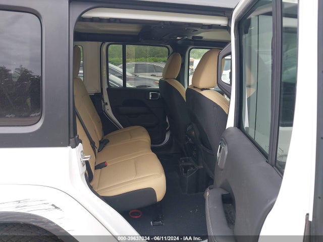 1C4HJXEG3JW321740 Jeep Wrangler Unlimited Sahara 4x4