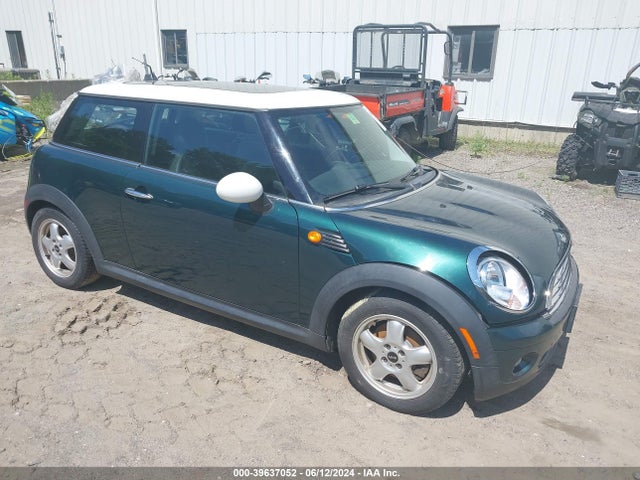 2009 MINI COOPER WMWMF33579TU75243 Photo 0
