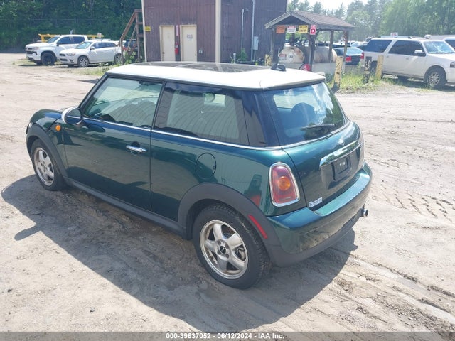 2009 MINI COOPER WMWMF33579TU75243 Photo 2