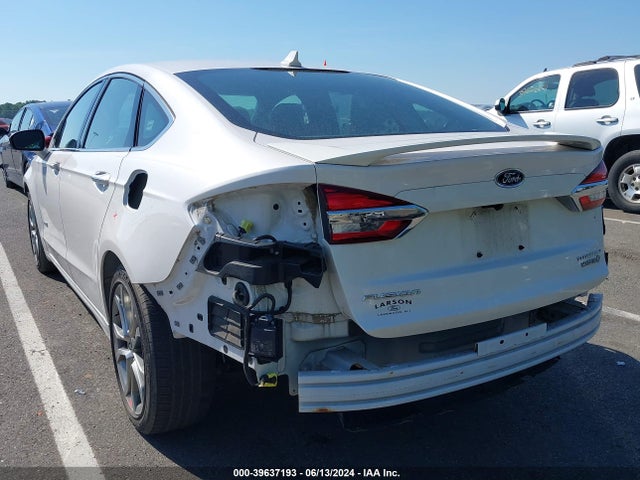 Ford Fusion Hybrid Titanium 2019 3FA6P0RU1KR158500 Image 17