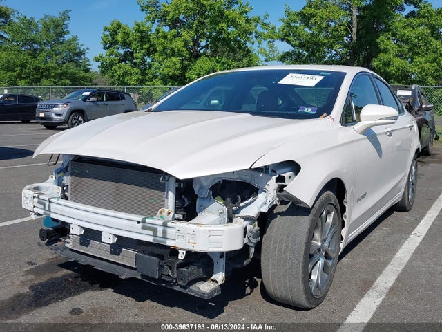 Ford Fusion Hybrid Titanium 2019 3FA6P0RU1KR158500 Image 2
