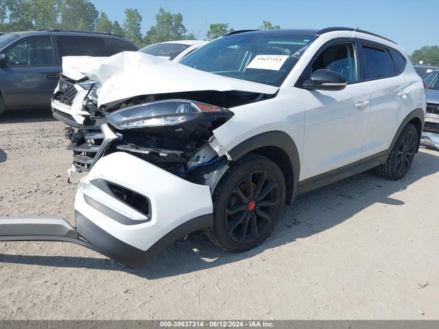 Hyundai Tucson Night 2017 KM8J3CA21HU518955 Image 2