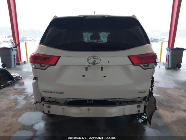 5TDKZRFH0KS563906 Toyota Highlander Xle