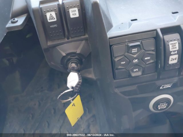 2022 CAN-AM MAVERICK X3 3JBVWAV40NE000183 Photo 10