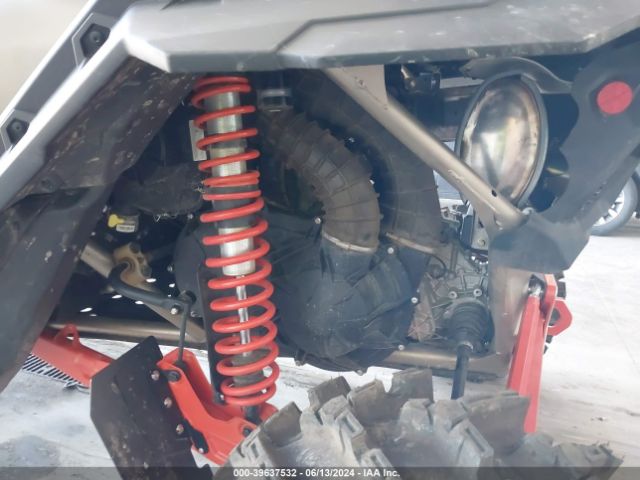 2022 CAN-AM MAVERICK X3 3JBVWAV40NE000183 Photo 8