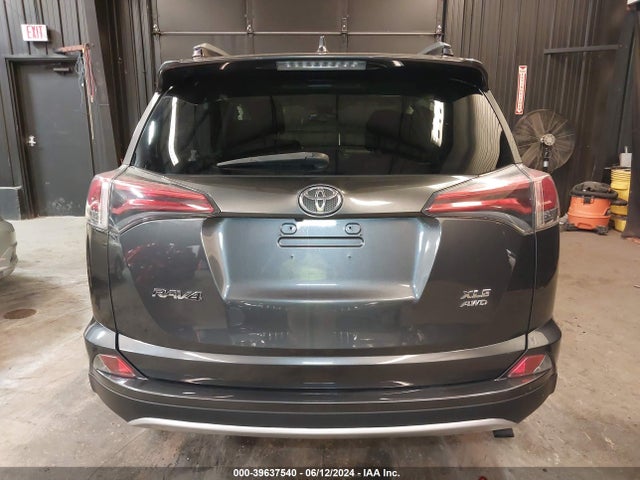 Toyota Rav4 Xle 2018 JTMRFREV5JJ720355 Image 16