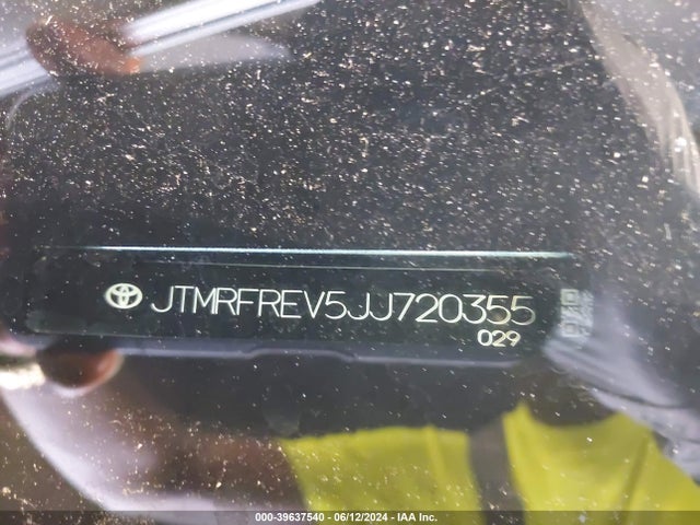 Toyota Rav4 Xle 2018 JTMRFREV5JJ720355 Image 17
