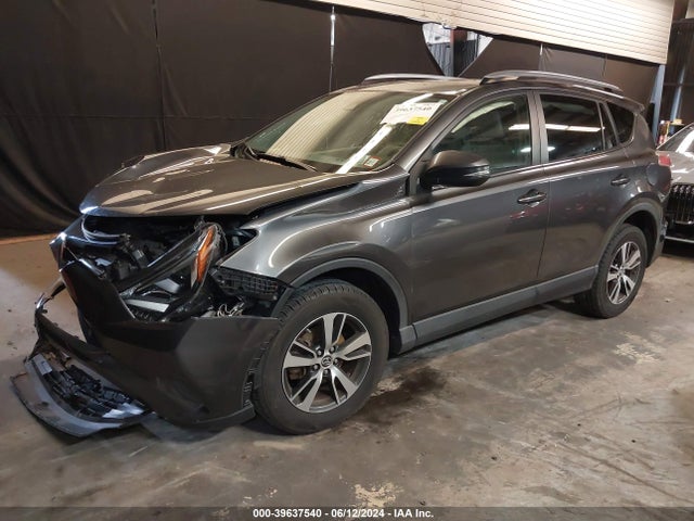 Toyota Rav4 Xle 2018 JTMRFREV5JJ720355 Image 2