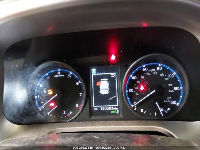 Toyota Rav4 Xle 2018 JTMRFREV5JJ720355 Image 7