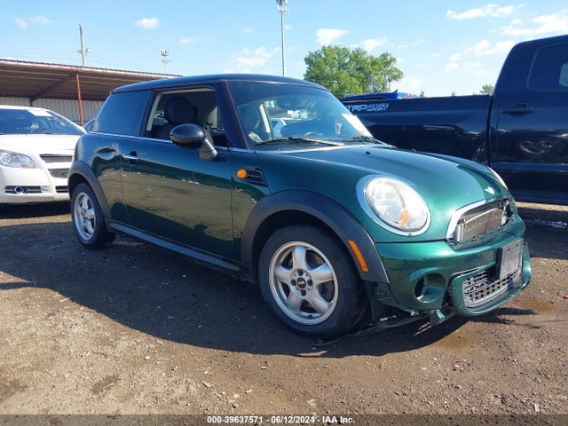 2011 MINI COOPER WMWSU3C58BT182373 Photo 0