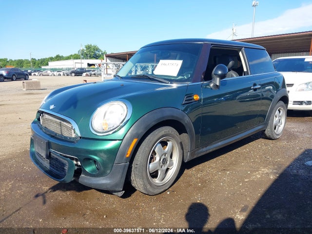 2011 MINI COOPER WMWSU3C58BT182373 Photo 1