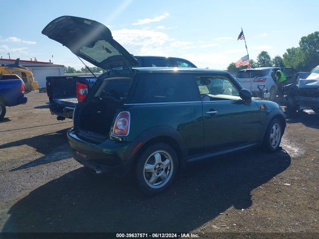 2011 MINI COOPER WMWSU3C58BT182373 Photo 3