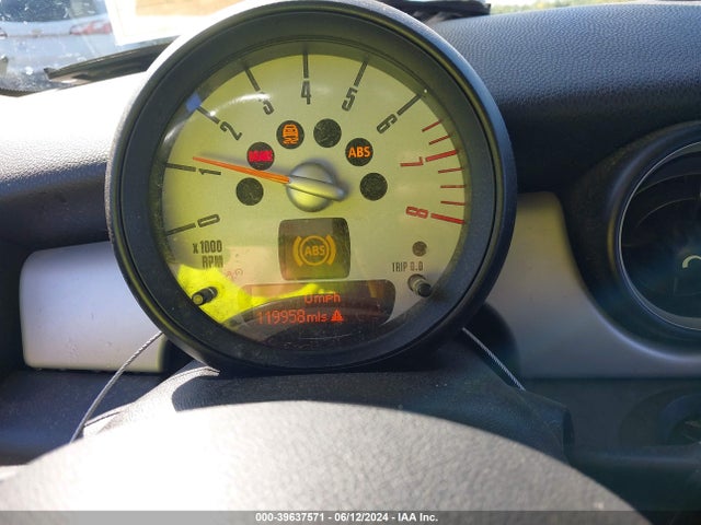 2011 MINI COOPER WMWSU3C58BT182373 Photo 6