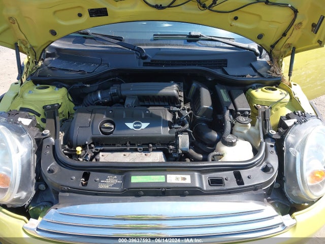 2010 MINI COOPER WMWMF3C51ATZ63253 Photo 9