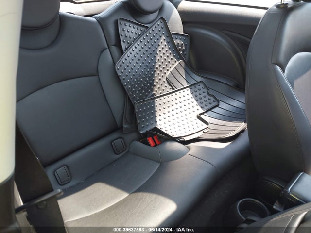2010 MINI COOPER WMWMF3C51ATZ63253 Photo 7