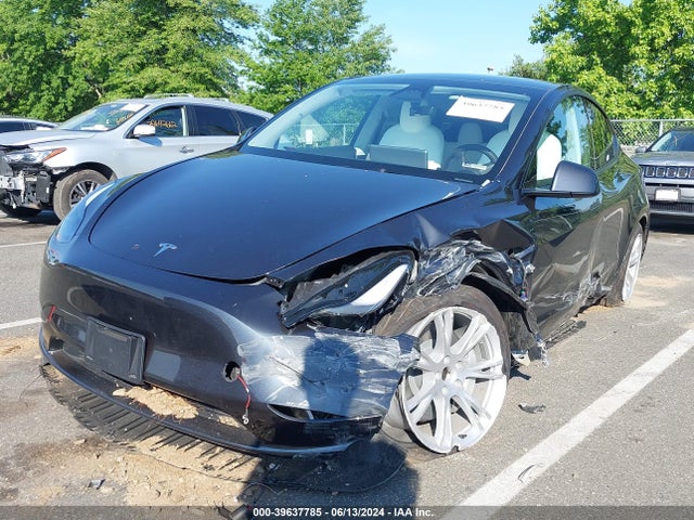 Tesla Model Y Rwd 2024 7SAYGDED8RF022766 Image 2